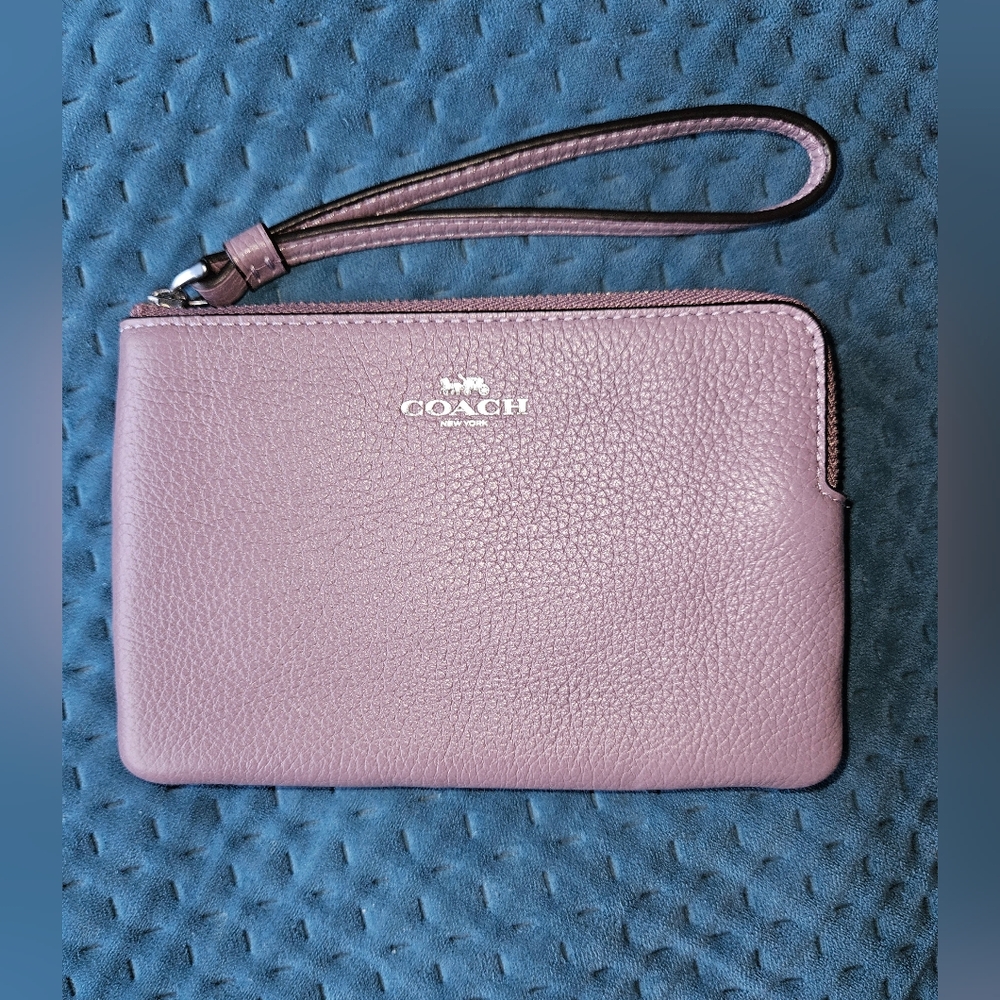 Coach Corner Zip Wristlet in  leather